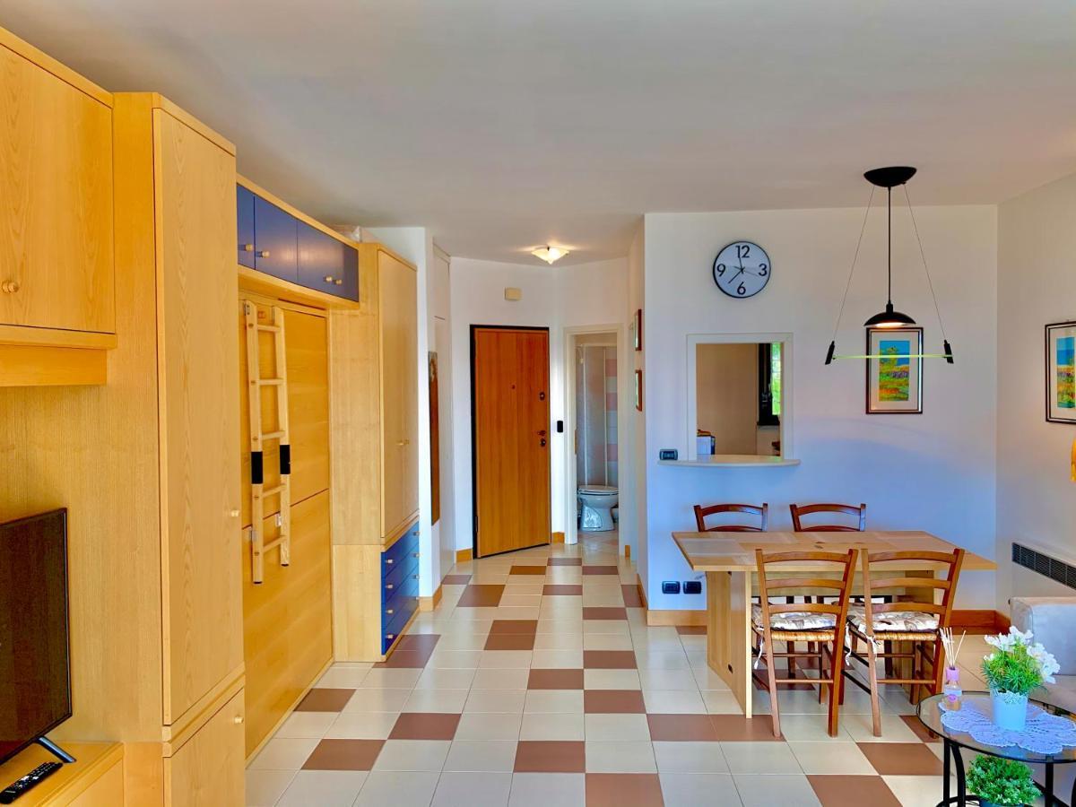 Appartamento Sky&Pool Dom Riva del Garda Esterno foto