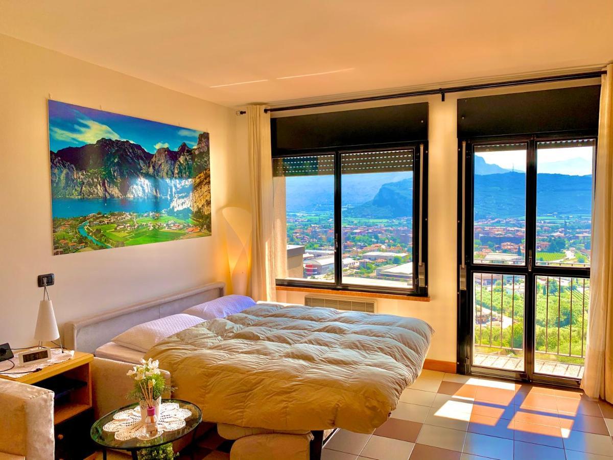 Appartamento Sky&Pool Dom Riva del Garda Esterno foto