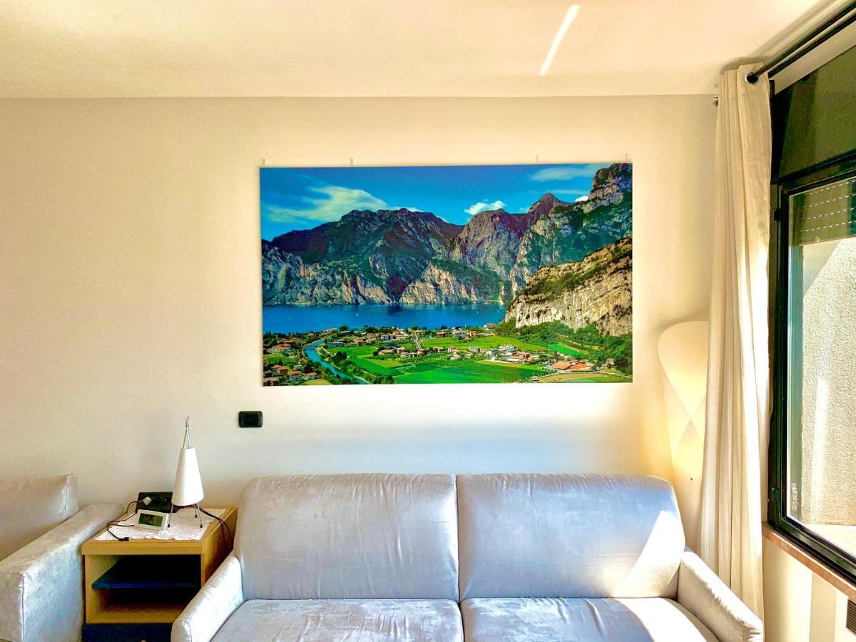 Appartamento Sky&Pool Dom Riva del Garda Esterno foto