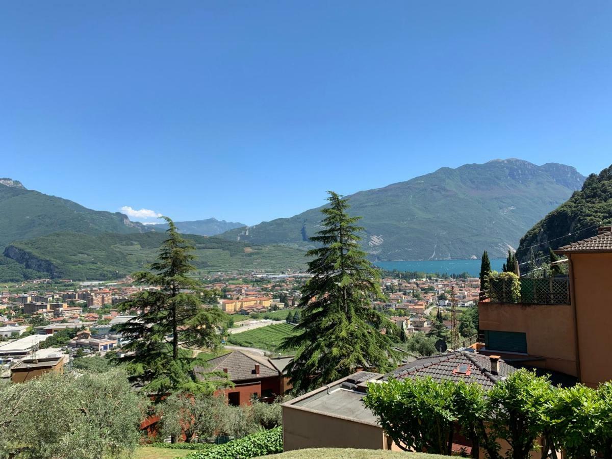 Appartamento Sky&Pool Dom Riva del Garda Esterno foto
