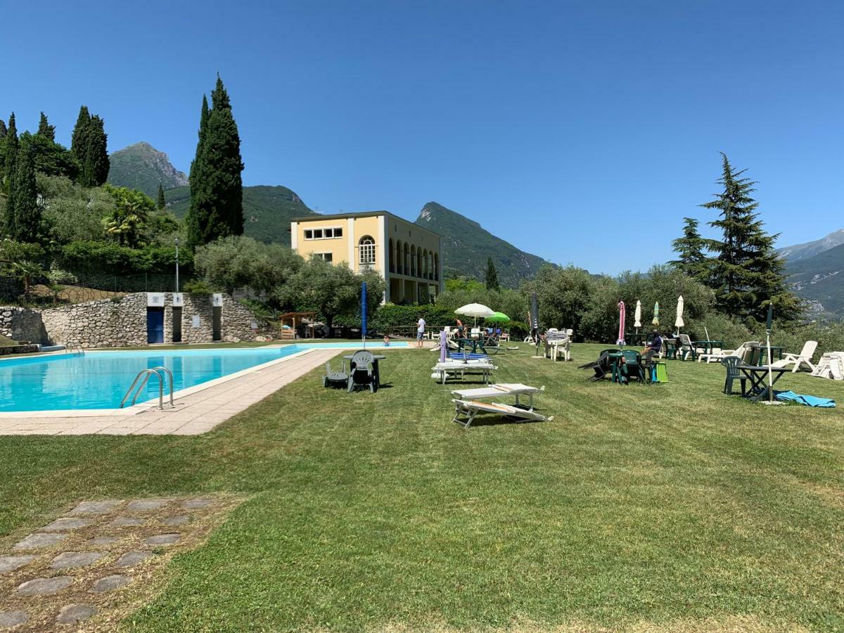 Appartamento Sky&Pool Dom Riva del Garda Esterno foto
