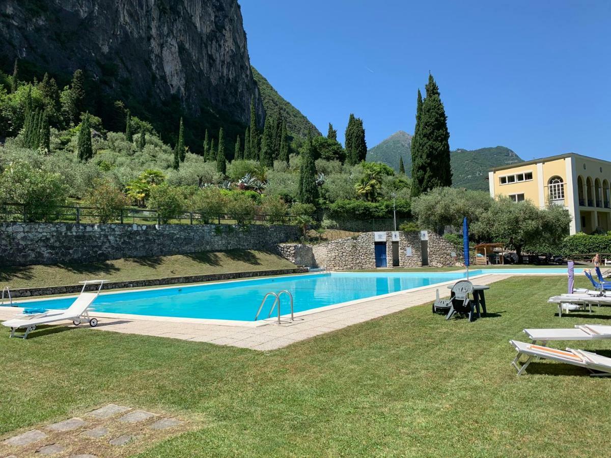 Appartamento Sky&Pool Dom Riva del Garda Esterno foto