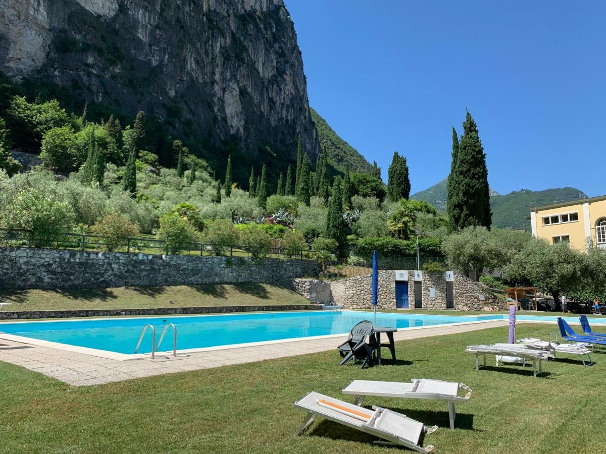 Appartamento Sky&Pool Dom Riva del Garda Esterno foto