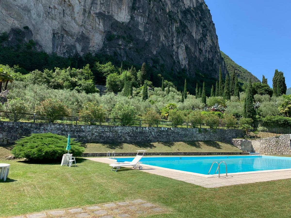 Appartamento Sky&Pool Dom Riva del Garda Esterno foto